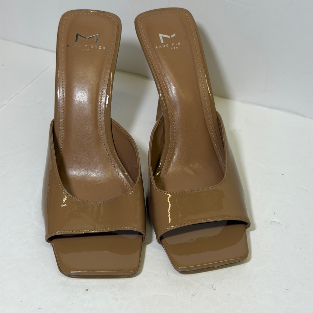 Marc Fisher LTD Baber Tan Patent Leather Square Toe Flared Heel Mules Womens 8M